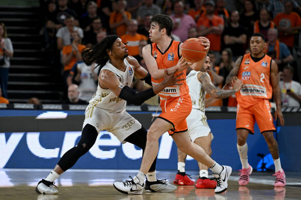 分析狼堡女 分析狼堡女